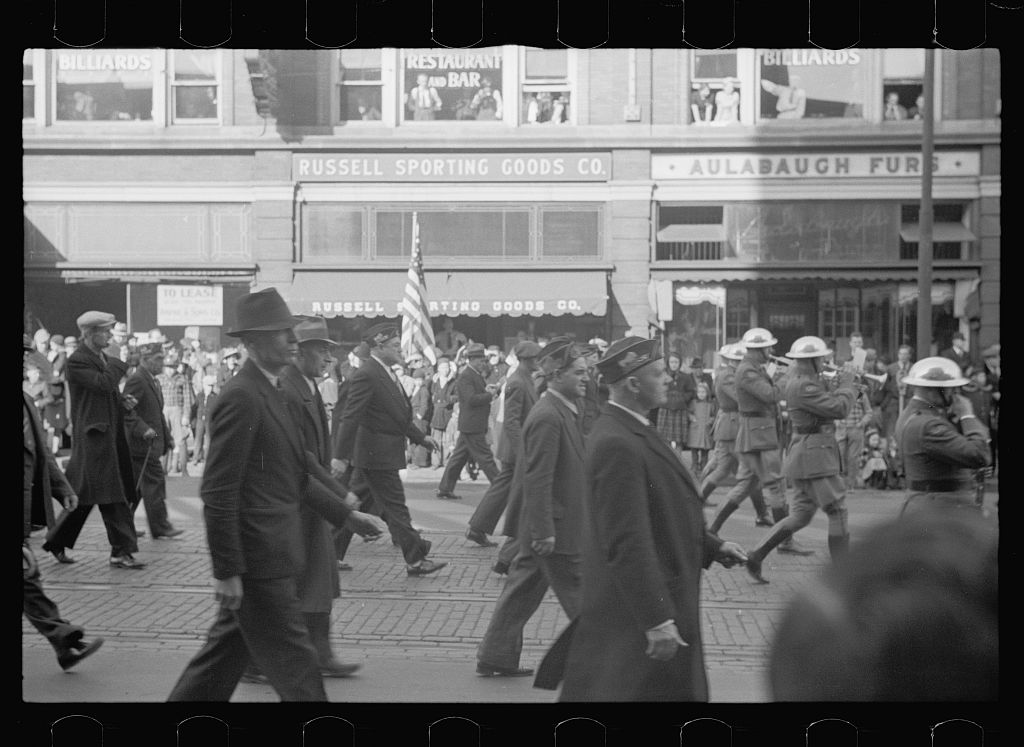 Armistice Day parade, Omaha, Nebraska, Nov. 11, 1938